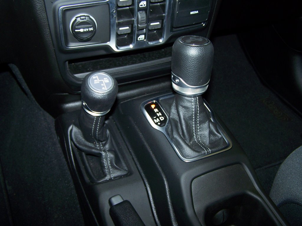 2025 Jeep Wrangler - $32,890