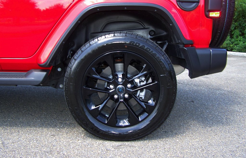 2025 Jeep Wrangler - $32,890