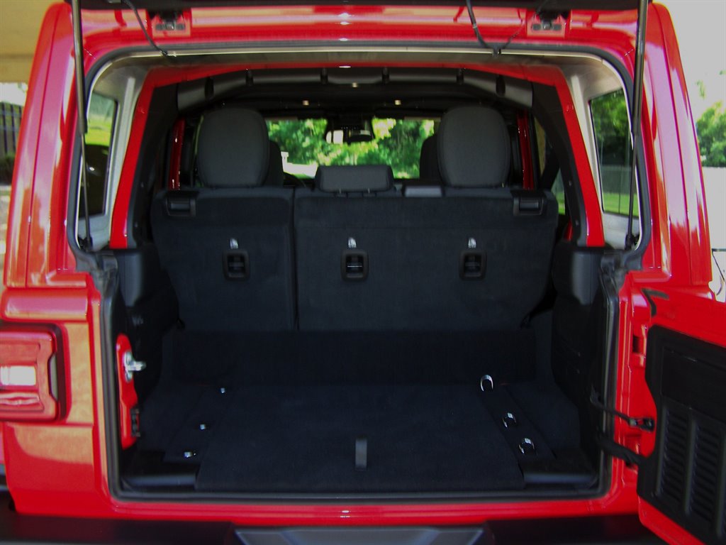 2025 Jeep Wrangler - $32,890