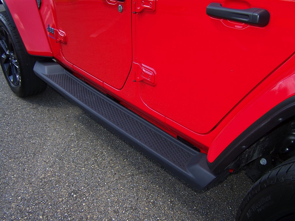 2025 Jeep Wrangler - $32,890