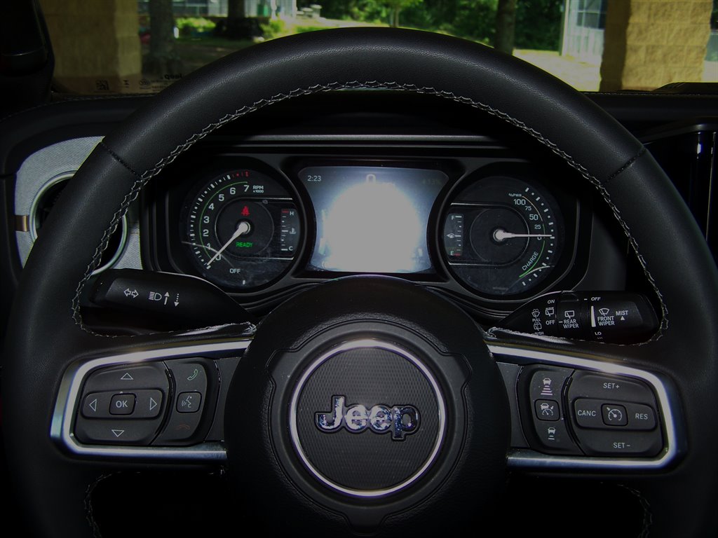 2025 Jeep Wrangler - $32,890