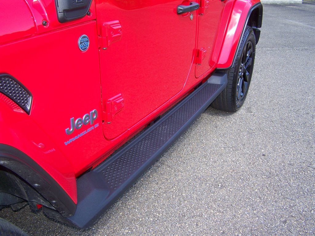 2025 Jeep Wrangler - $32,890