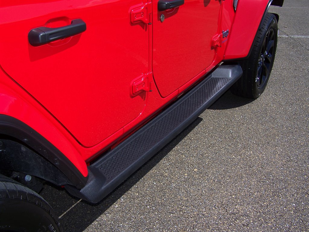 2025 Jeep Wrangler - $32,890