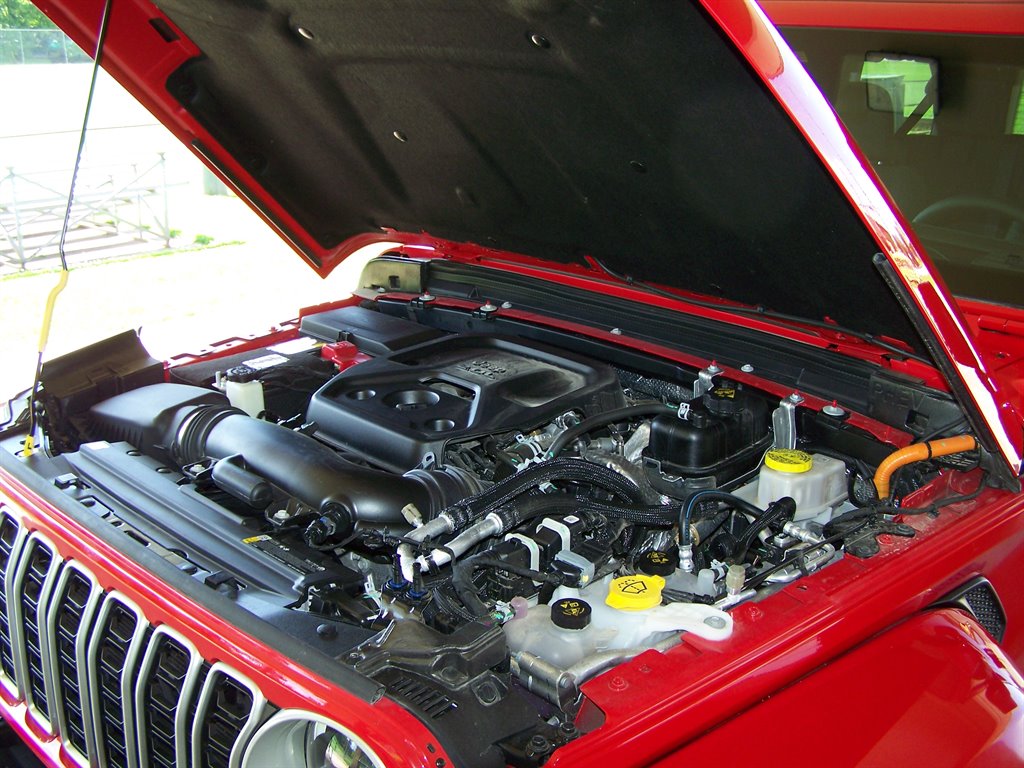 2025 Jeep Wrangler - $32,890