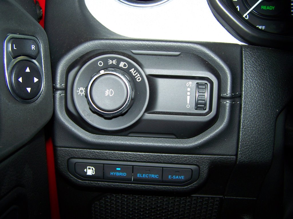 2025 Jeep Wrangler - $32,890