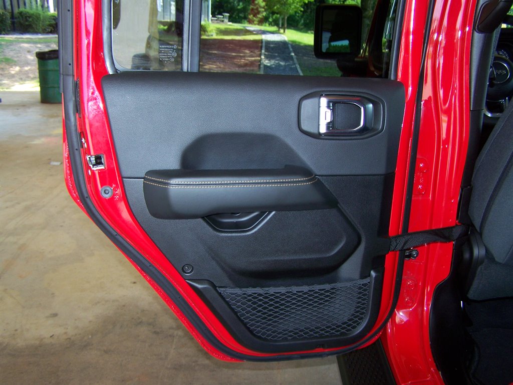 2025 Jeep Wrangler - $32,890