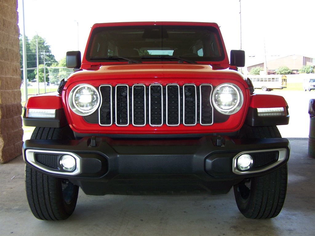 2025 Jeep Wrangler - $32,890