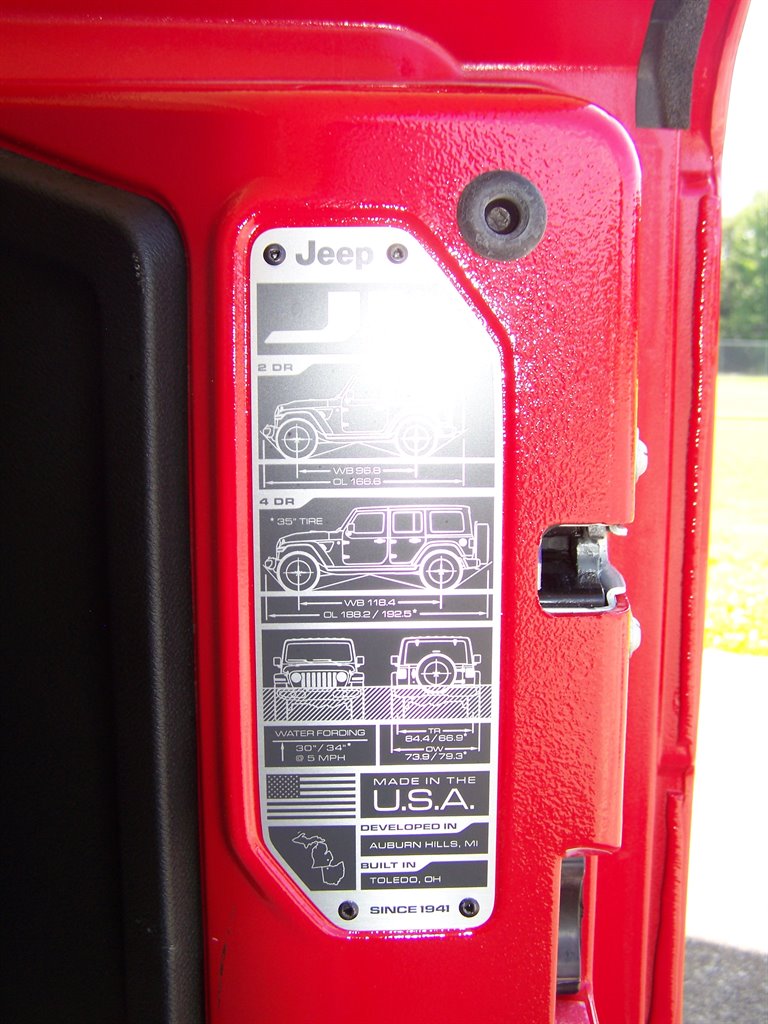 2025 Jeep Wrangler - $32,890