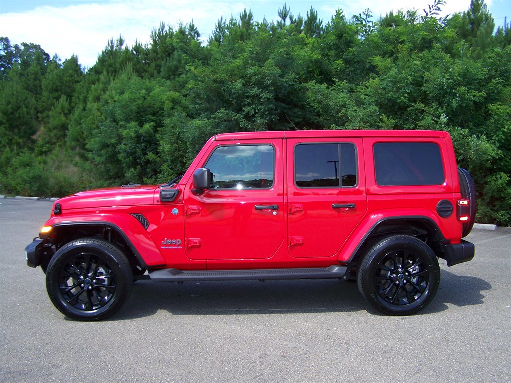 2025 Jeep Wrangler - $32,890