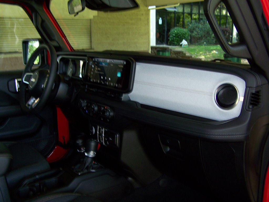 2025 Jeep Wrangler - $32,890