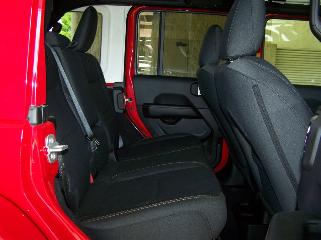 2025 Jeep Wrangler - $32,890