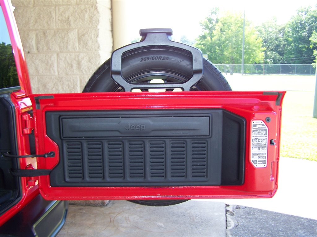 2025 Jeep Wrangler - $32,890