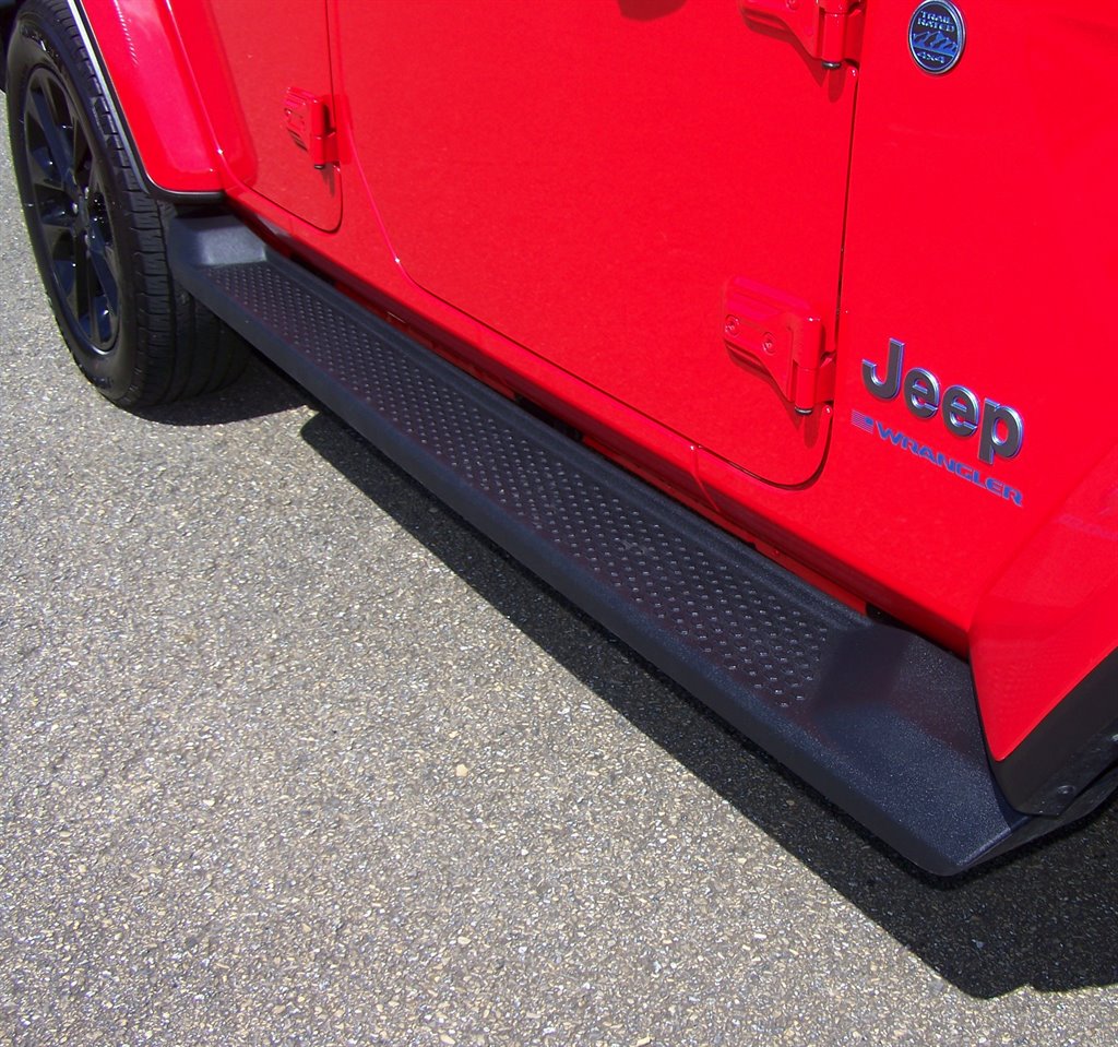 2025 Jeep Wrangler - $32,890