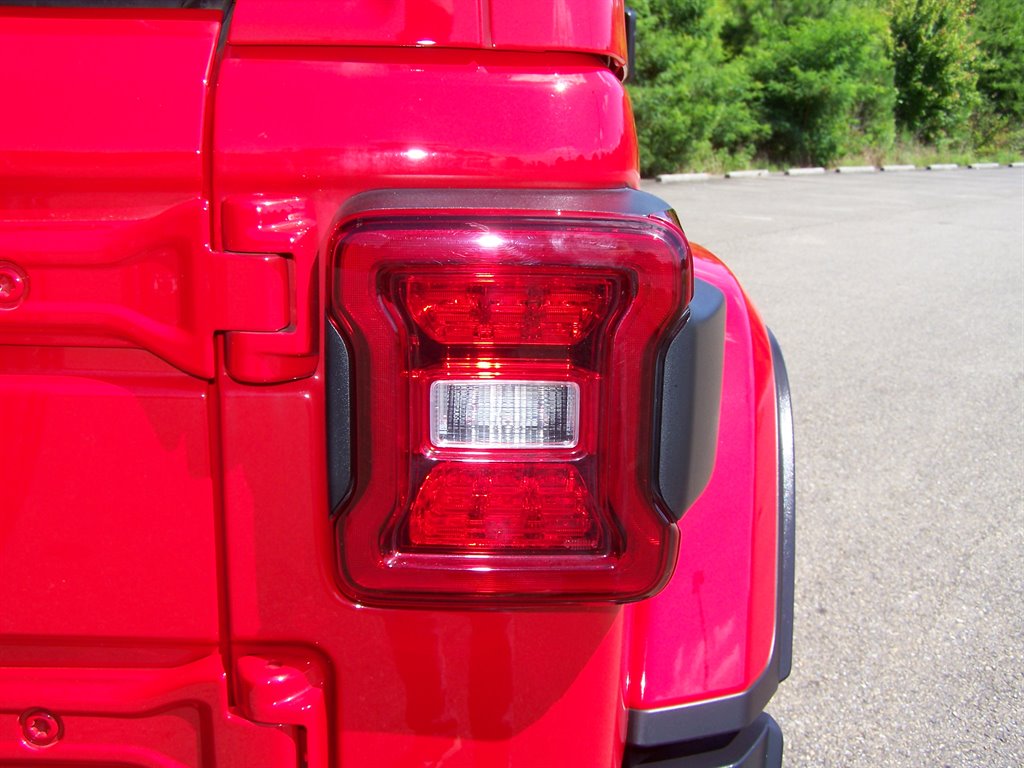 2025 Jeep Wrangler - $32,890