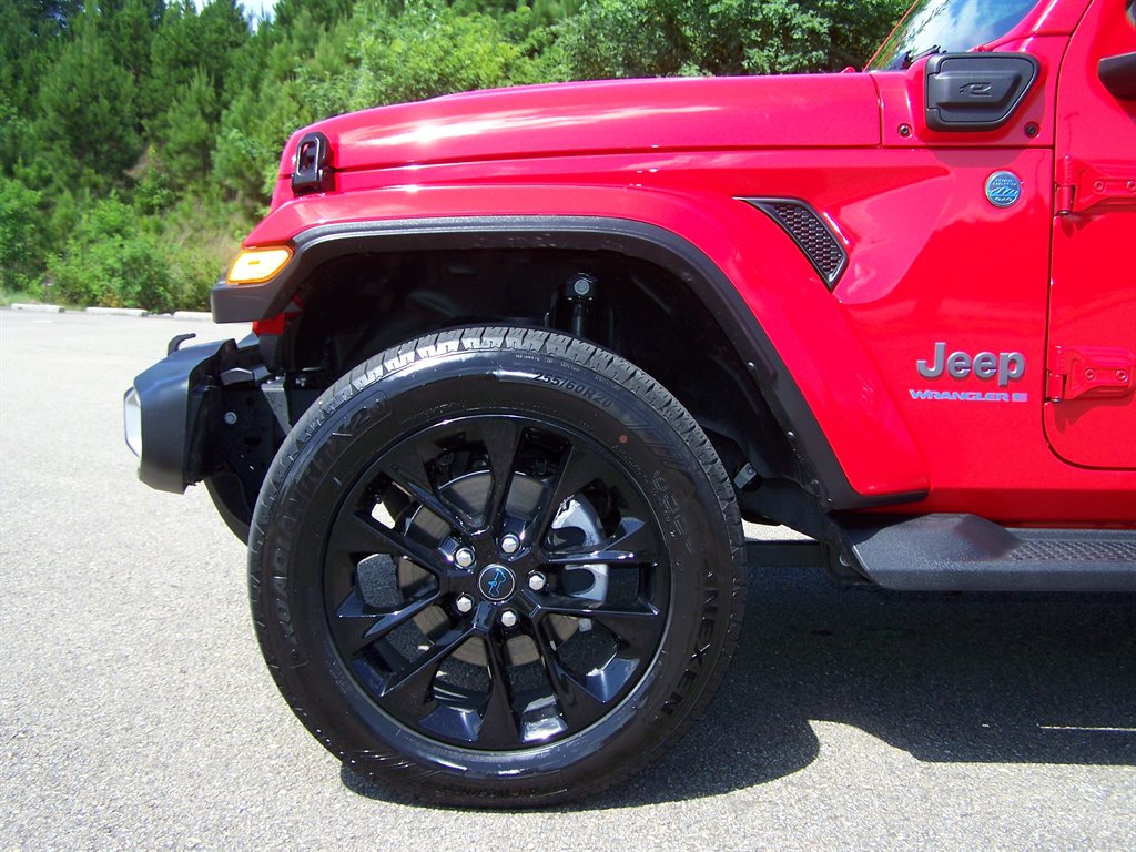 2025 Jeep Wrangler - $32,890