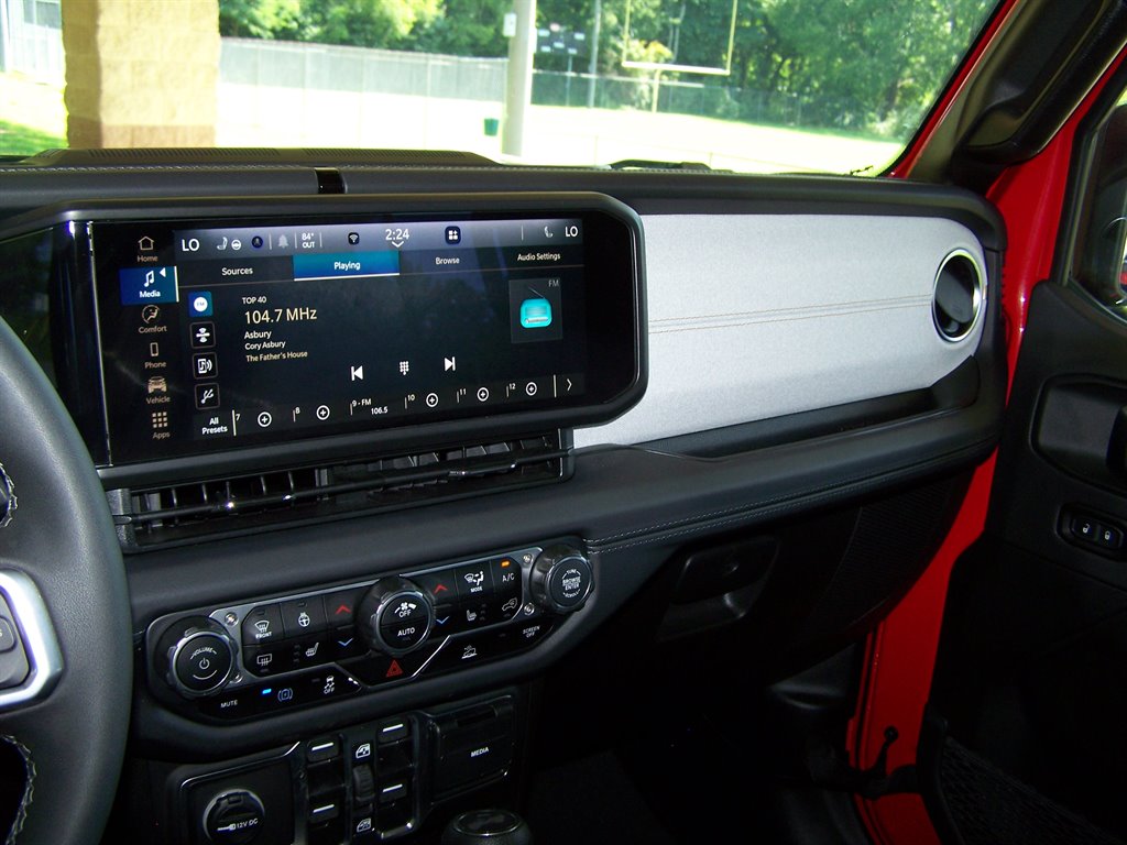 2025 Jeep Wrangler - $32,890