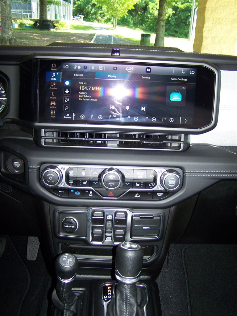 2025 Jeep Wrangler - $32,890
