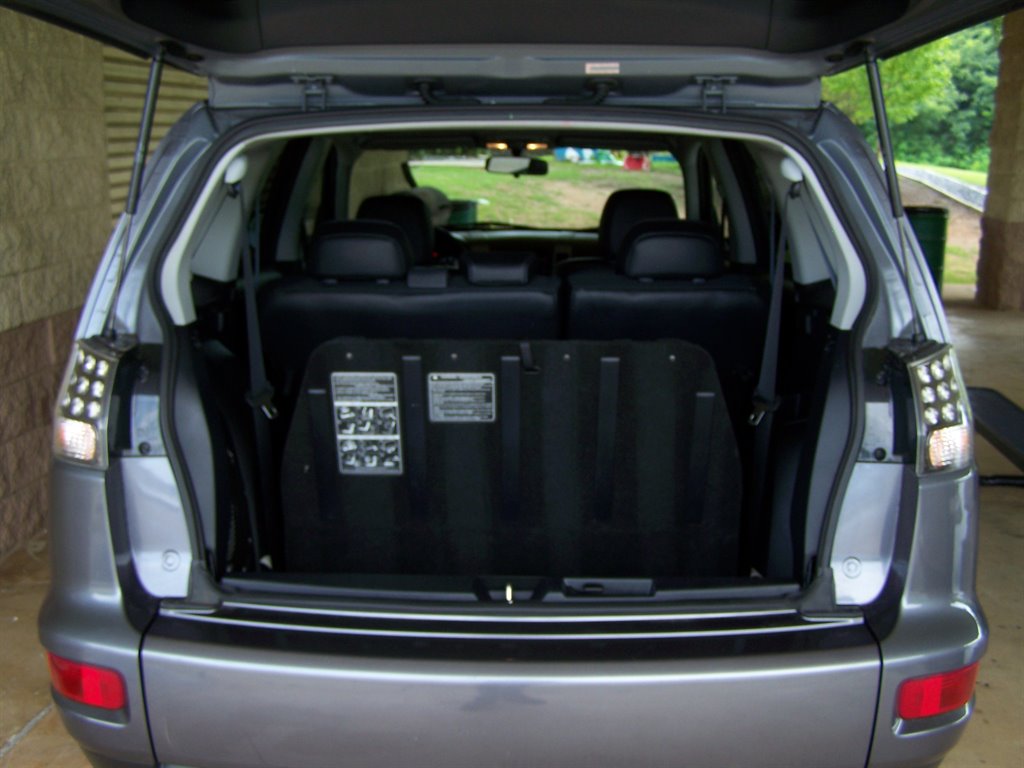 2010 Mitsubishi Outlander - $12,890