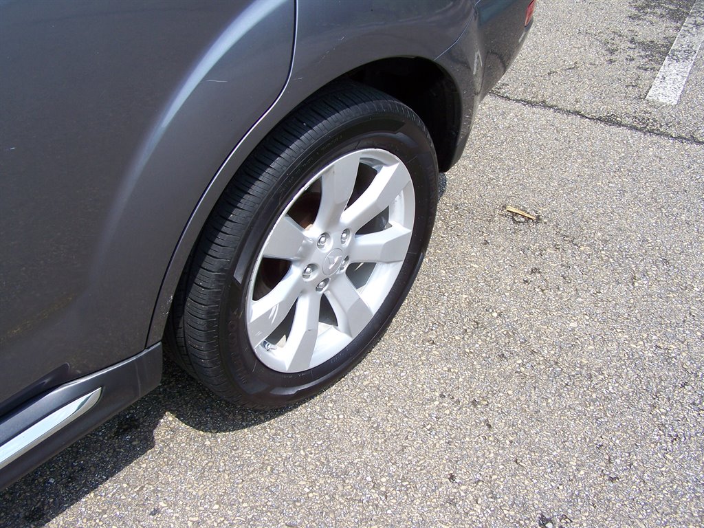 2010 Mitsubishi Outlander - $12,890