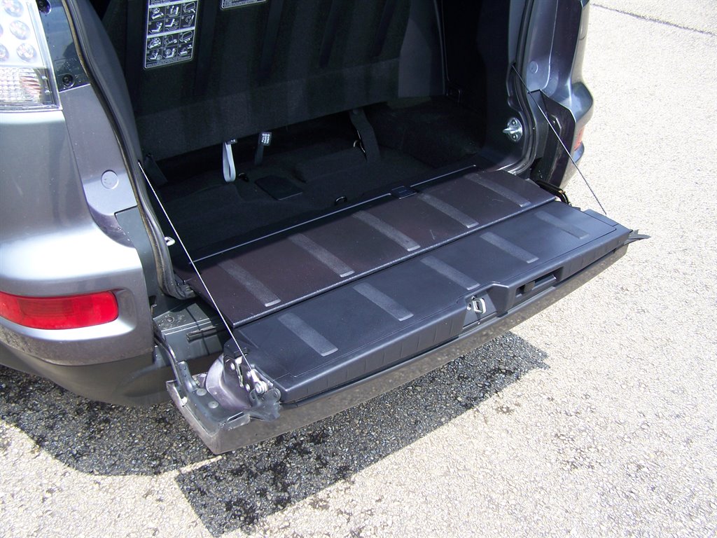2010 Mitsubishi Outlander - $12,890