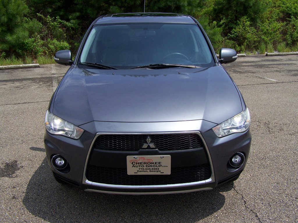 2010 Mitsubishi Outlander - $12,890