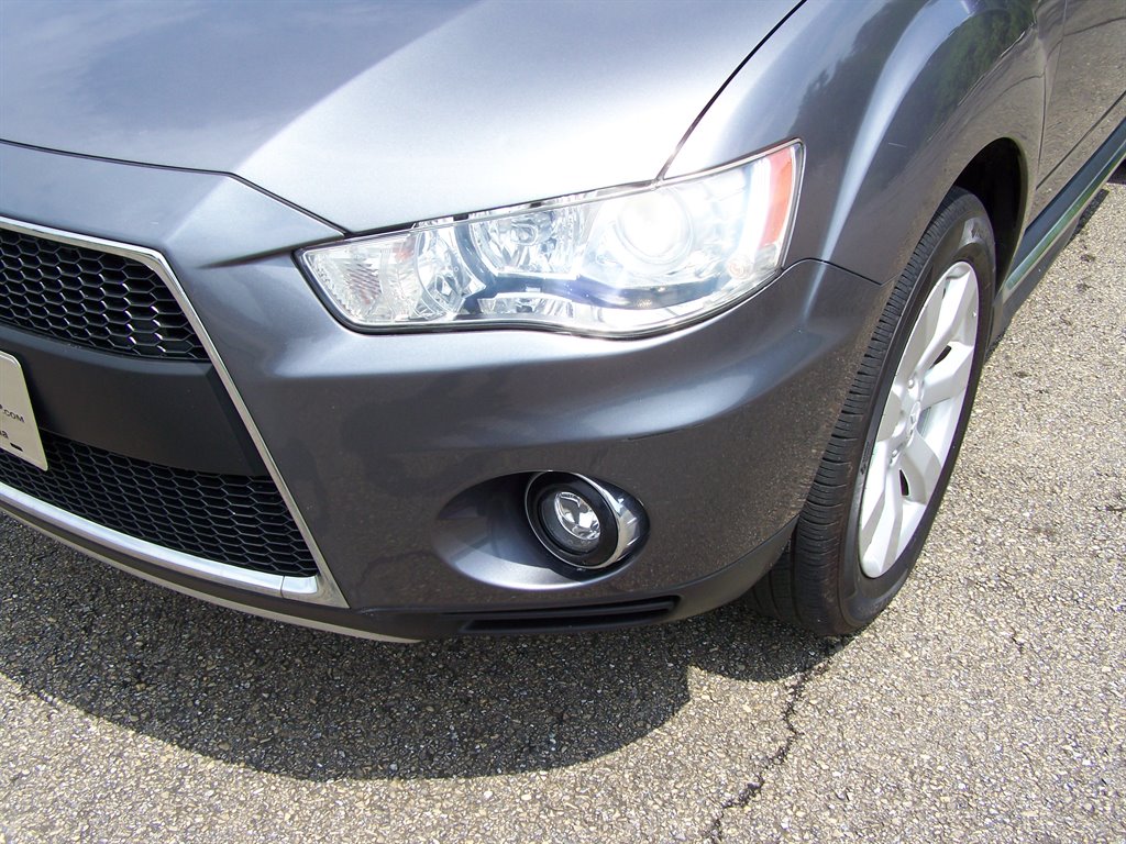 2010 Mitsubishi Outlander - $12,890