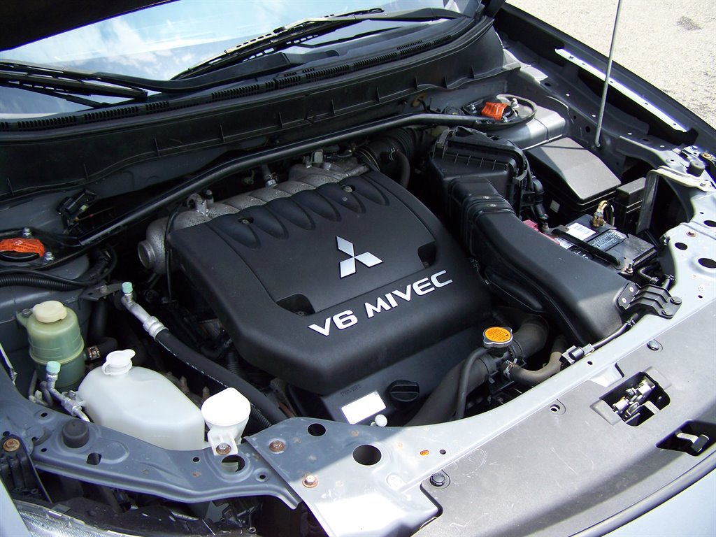 2010 Mitsubishi Outlander - $12,890