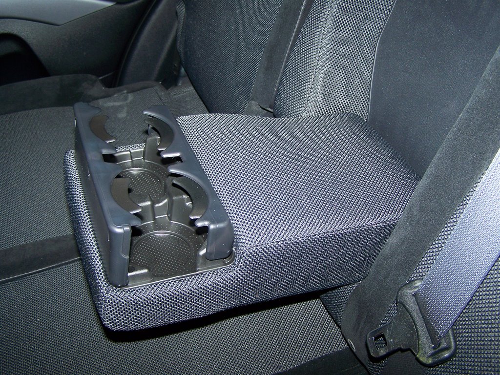 2010 Mitsubishi Outlander - $12,890