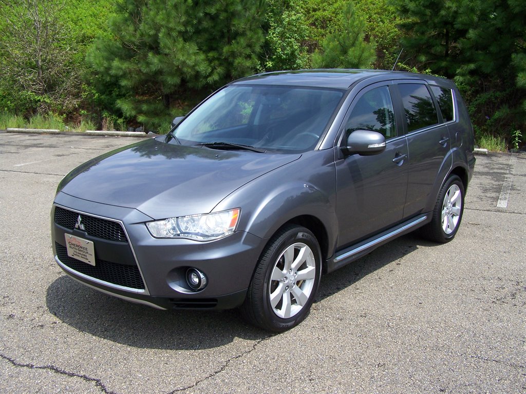 2010 Mitsubishi Outlander - $12,890