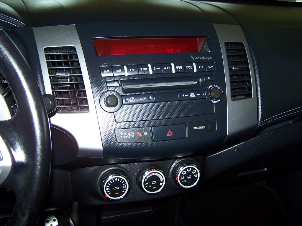 2010 Mitsubishi Outlander - $12,890
