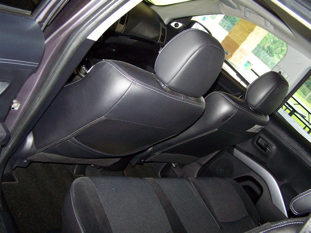 2010 Mitsubishi Outlander - $12,890