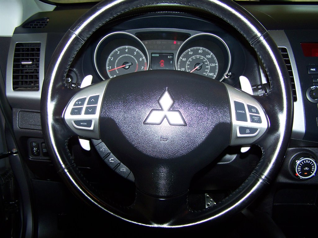 2010 Mitsubishi Outlander - $12,890