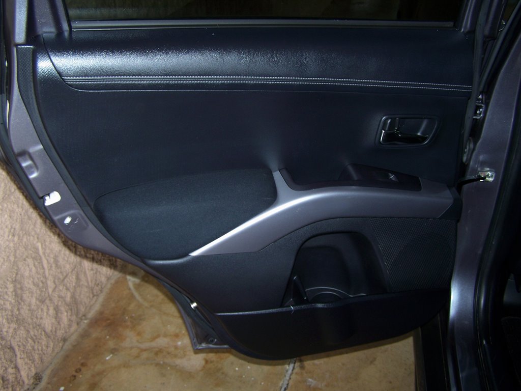 2010 Mitsubishi Outlander - $12,890