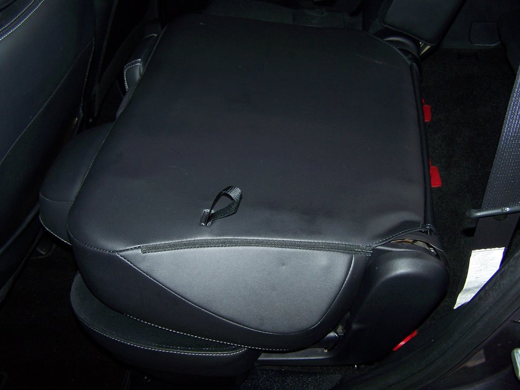 2010 Mitsubishi Outlander - $12,890