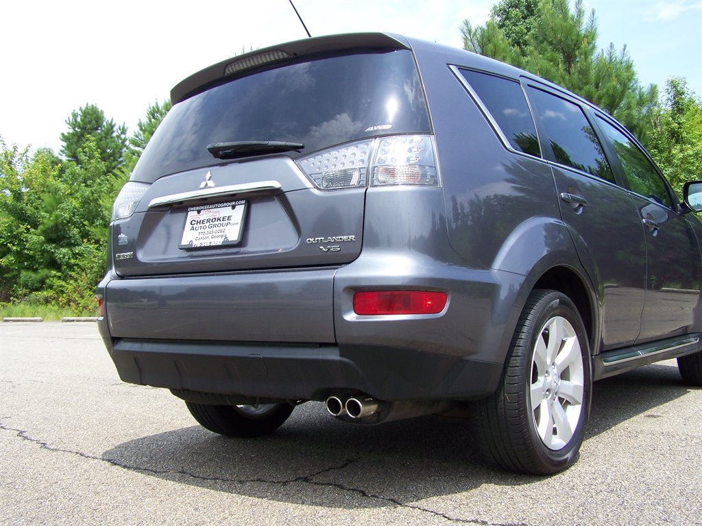 2010 Mitsubishi Outlander - $12,890