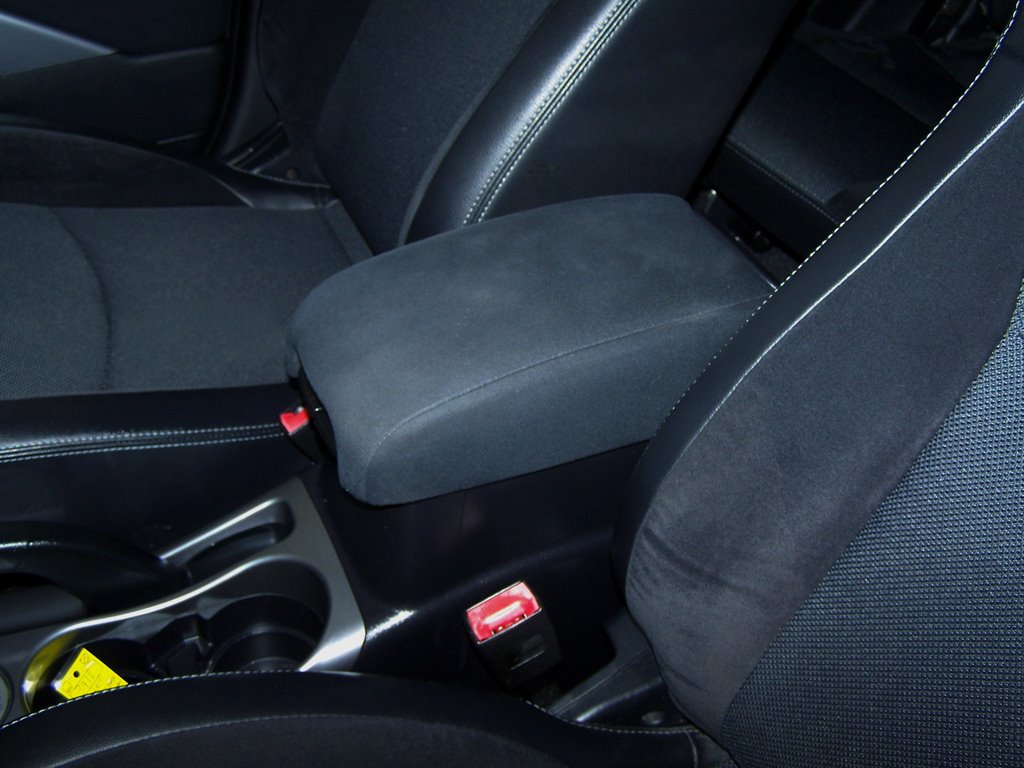 2010 Mitsubishi Outlander - $12,890