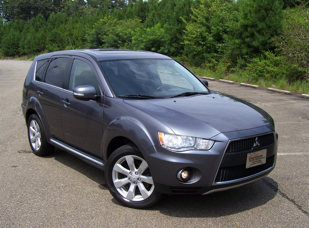 2010 Mitsubishi Outlander - $12,890