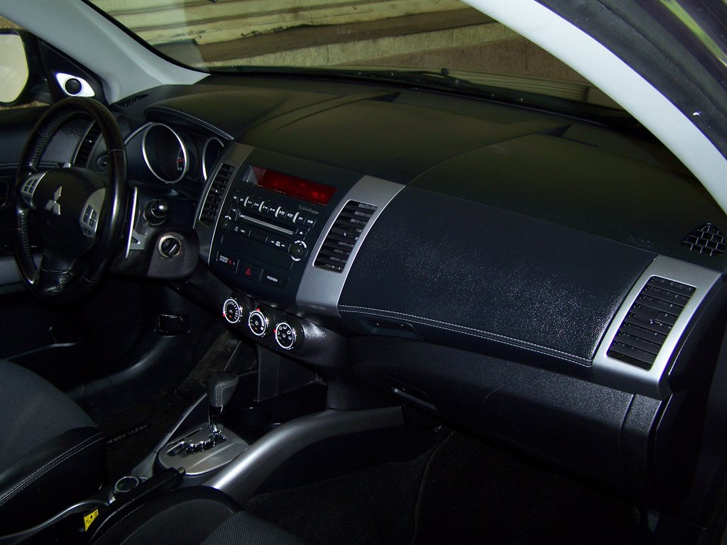 2010 Mitsubishi Outlander - $12,890