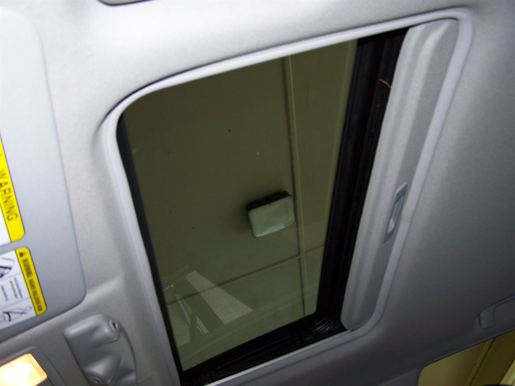 2010 Mitsubishi Outlander - $12,890
