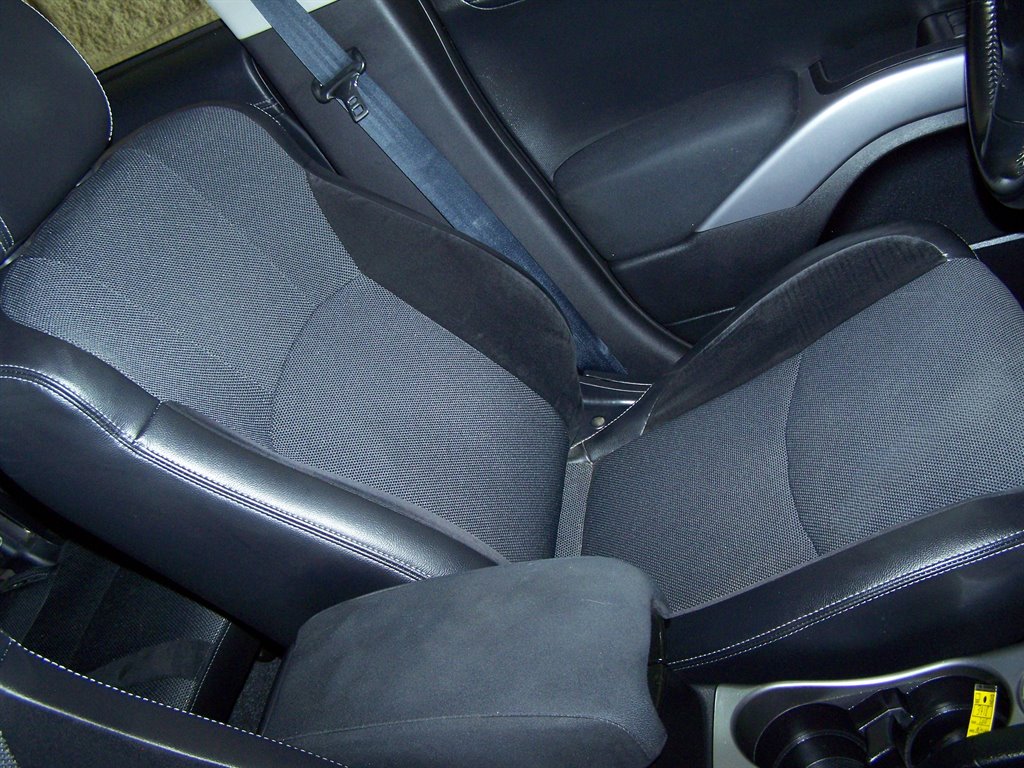 2010 Mitsubishi Outlander - $12,890