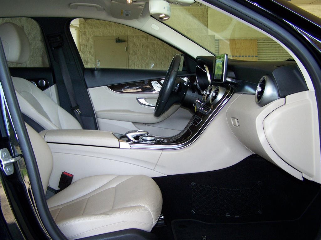 2015 Mercedes-Benz C-Class - $12,890