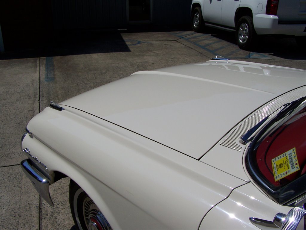 1961 Ford Galaxie Sunliner - $39,990