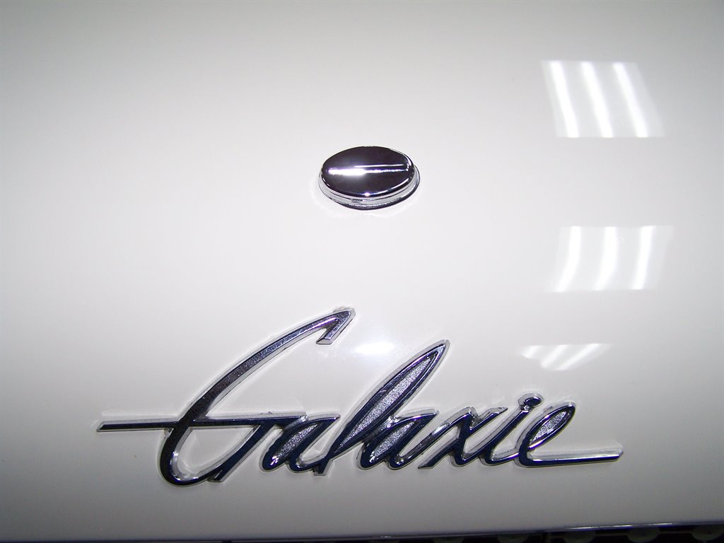 1961 Ford Galaxie Sunliner - $39,990