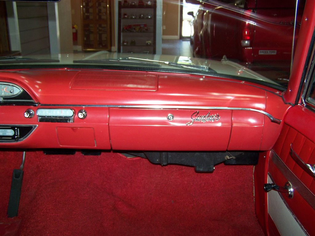1961 Ford Galaxie Sunliner - $39,990