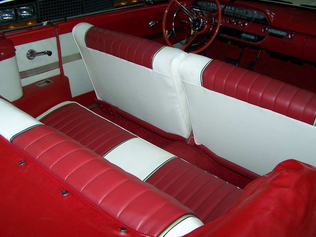 1961 Ford Galaxie Sunliner - $39,990