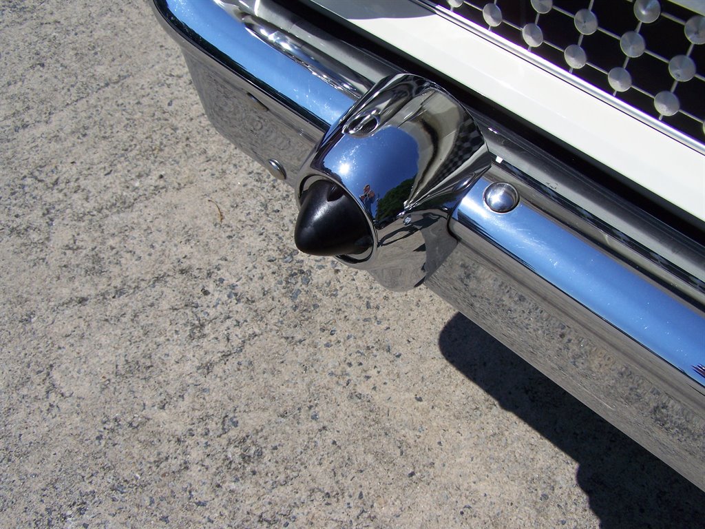 1961 Ford Galaxie Sunliner - $39,990