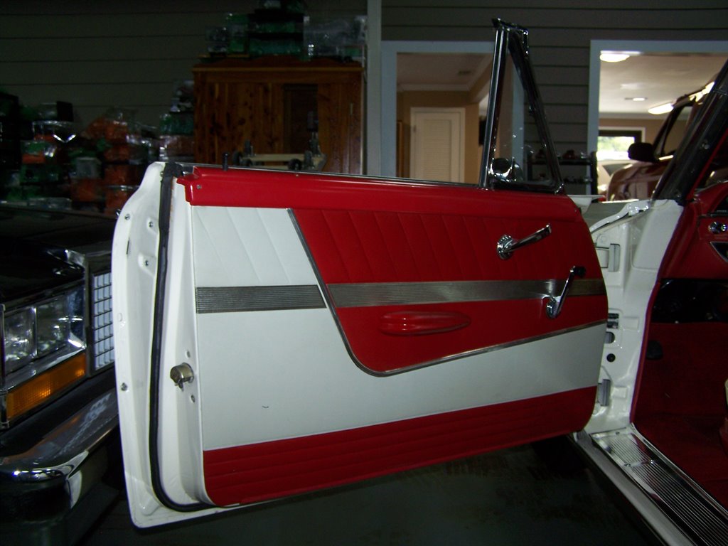 1961 Ford Galaxie Sunliner - $39,990