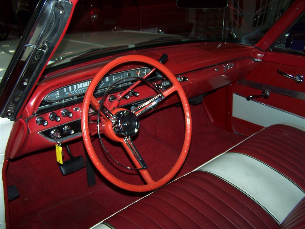1961 Ford Galaxie Sunliner - $39,990