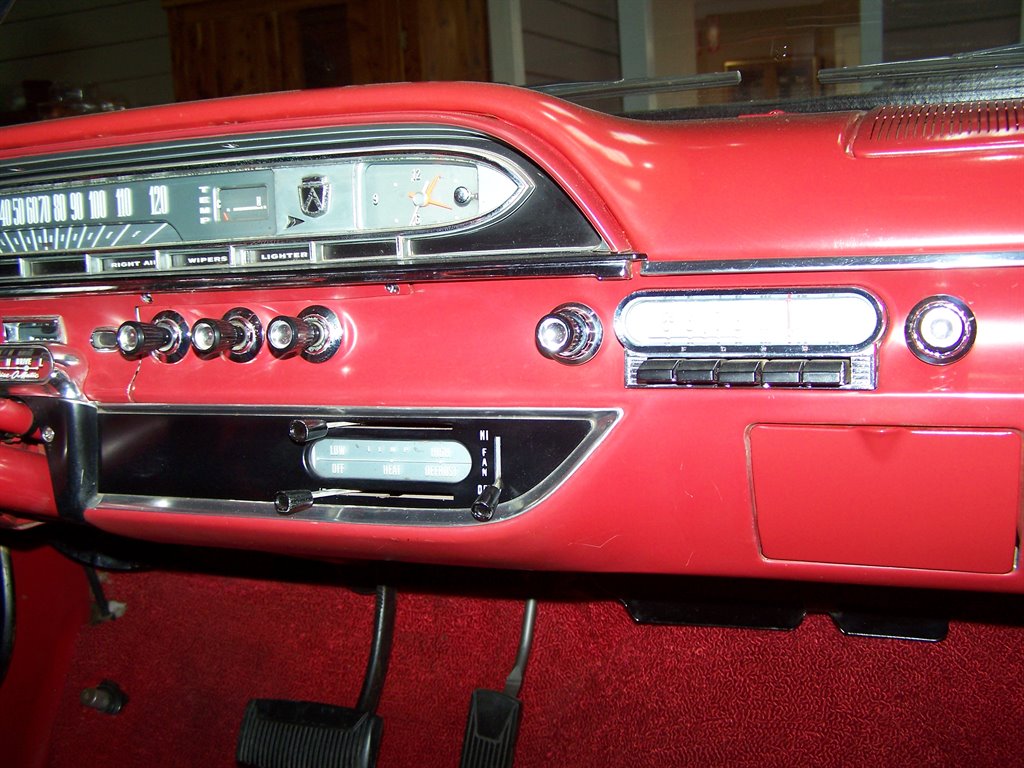 1961 Ford Galaxie Sunliner - $39,990