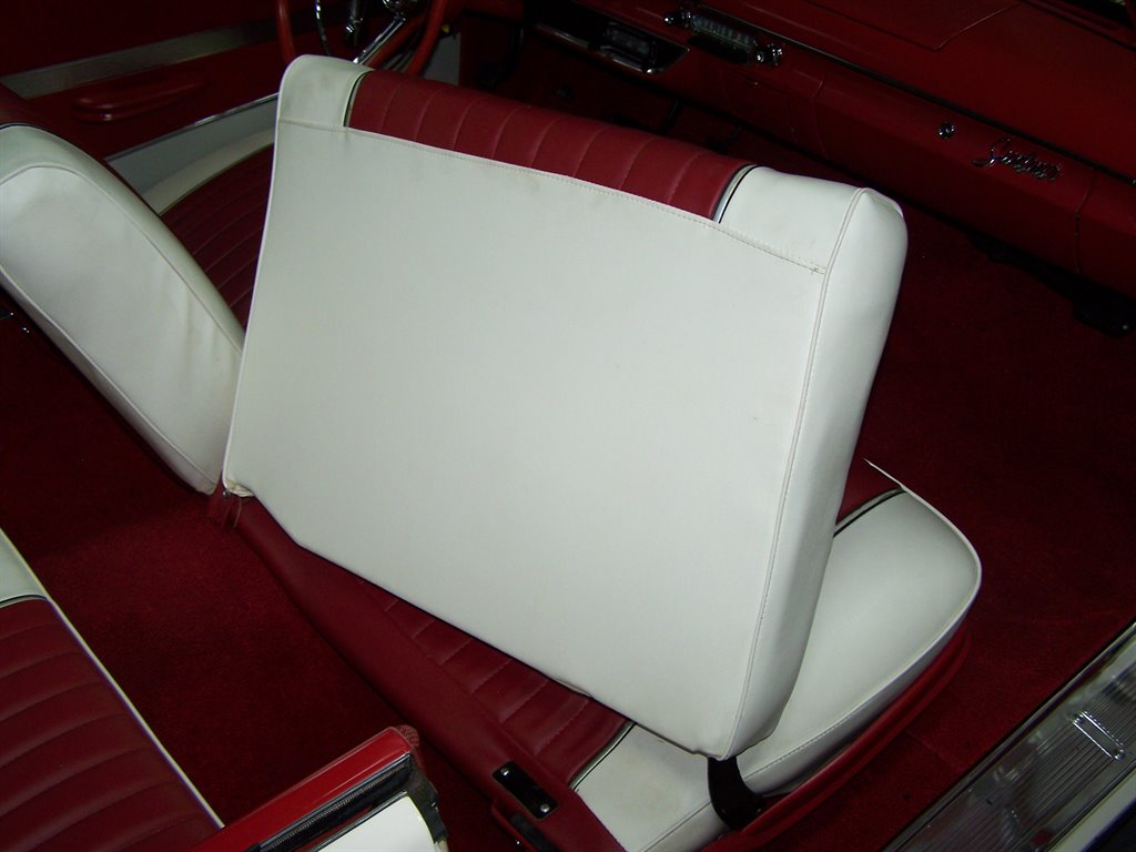 1961 Ford Galaxie Sunliner - $39,990